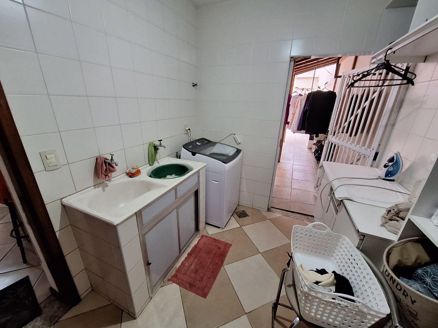 Casa, 5 quartos, 277 m² - Foto 10