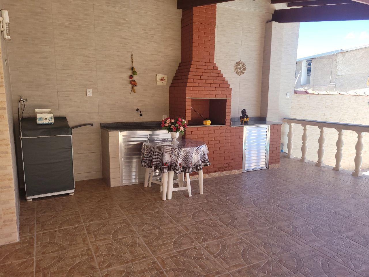 Casa, 4 quartos, 235 m² - Foto 2